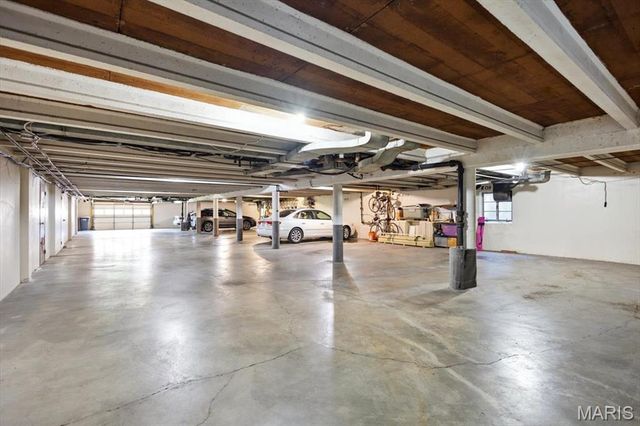 5 Delcrest Court 203, St Louis, MO 63124