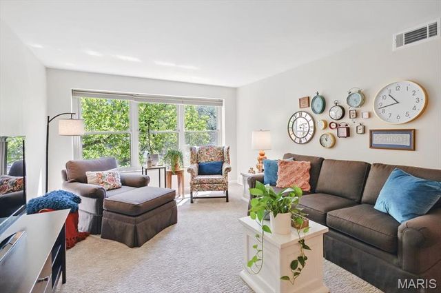 5 Delcrest Court 203, St Louis, MO 63124