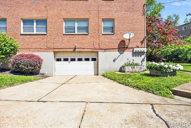 5 Delcrest Court 203, St Louis, MO 63124