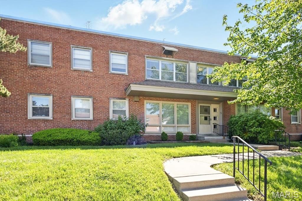 5 Delcrest Court 203, St Louis, MO 63124