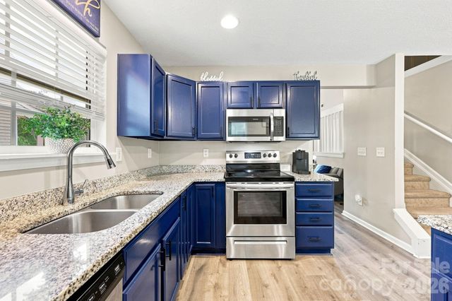 2826 Mayer House Court, Charlotte, NC 28214