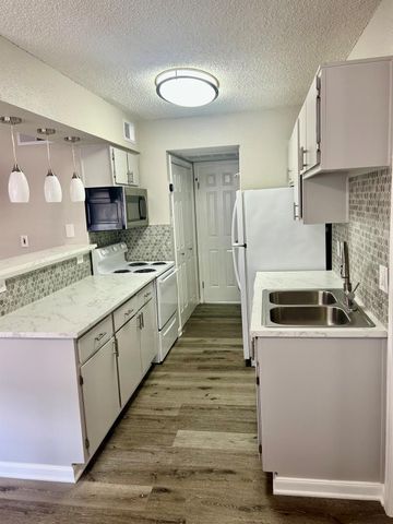 12660 Ashford Point Drive 608, Houston, TX 77082