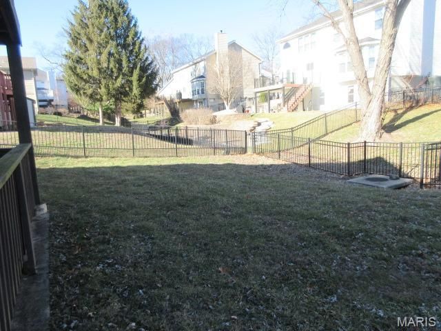 20 Ridge Mount Court, St Charles, MO 63303