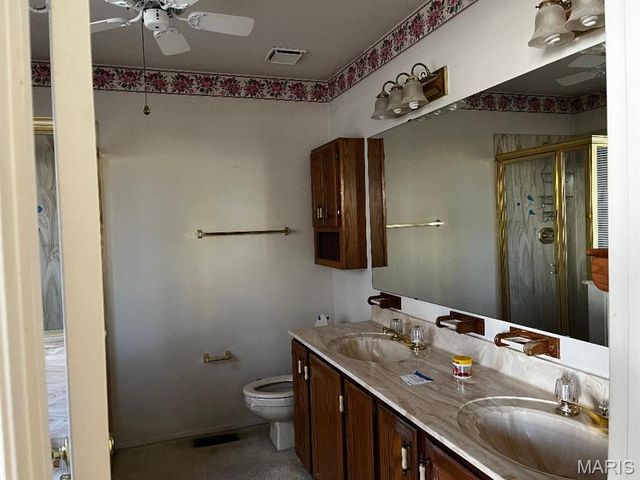 20 Ridge Mount Court, St Charles, MO 63303