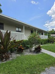 2455 Thomasson DR B, Naples, FL 34112