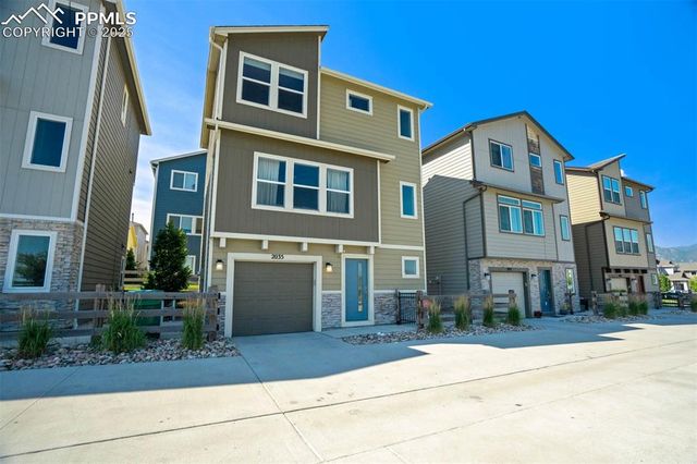 2035 Corker View, Colorado Springs, CO 80910