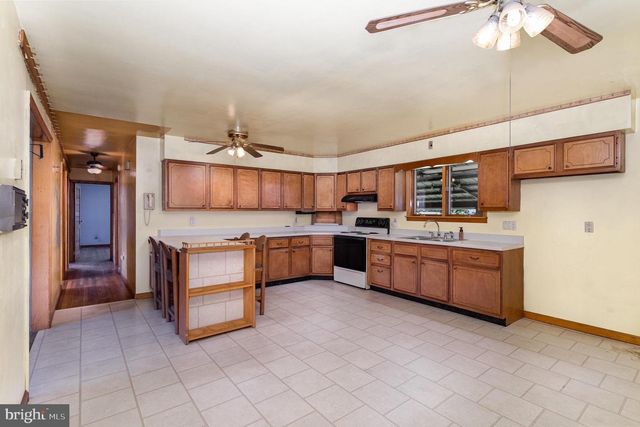 203 RIDGE RD, Carlisle, PA 17015