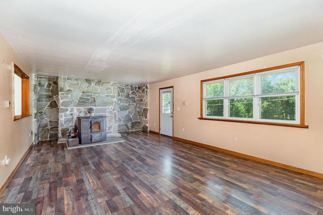 203 RIDGE RD, Carlisle, PA 17015