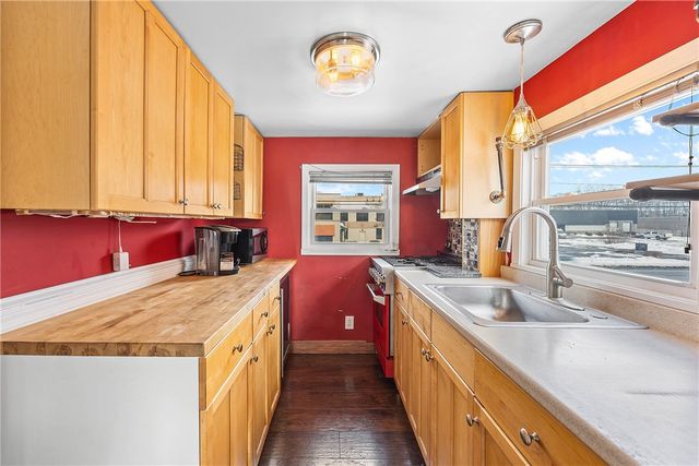 4 Woodneath Crescent, East Rochester, NY 14445