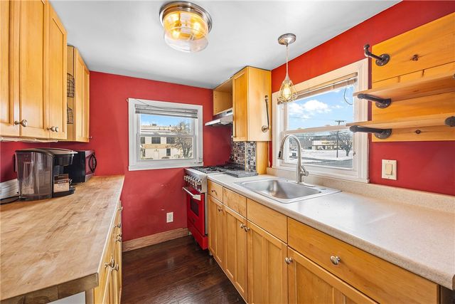 4 Woodneath Crescent, East Rochester, NY 14445