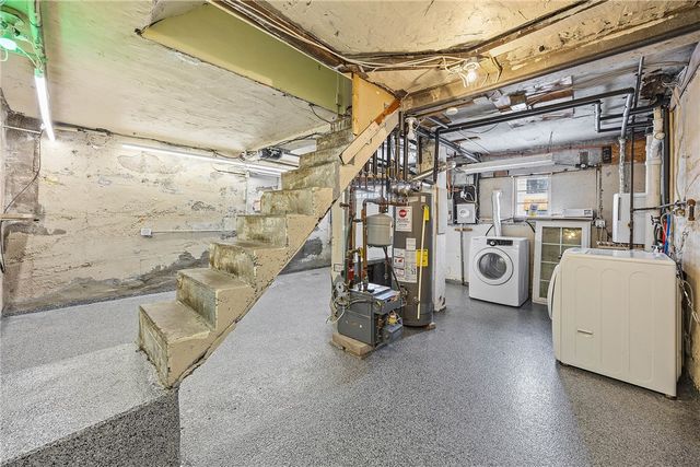 4 Woodneath Crescent, East Rochester, NY 14445