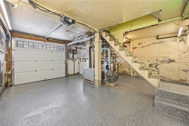 4 Woodneath Crescent, East Rochester, NY 14445