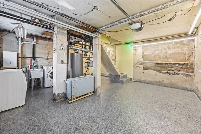 4 Woodneath Crescent, East Rochester, NY 14445