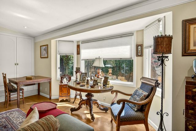 2418 Acorn Way, Medford, OR 97504