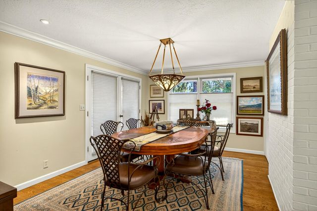 2418 Acorn Way, Medford, OR 97504