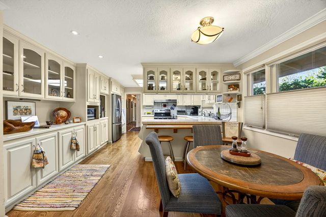 2418 Acorn Way, Medford, OR 97504