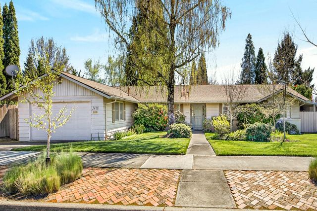 2418 Acorn Way, Medford, OR 97504