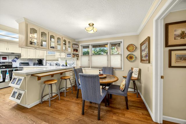 2418 Acorn Way, Medford, OR 97504