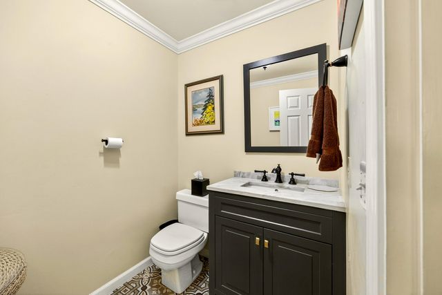 2418 Acorn Way, Medford, OR 97504