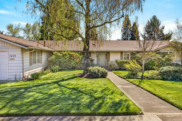 2418 Acorn Way, Medford, OR 97504