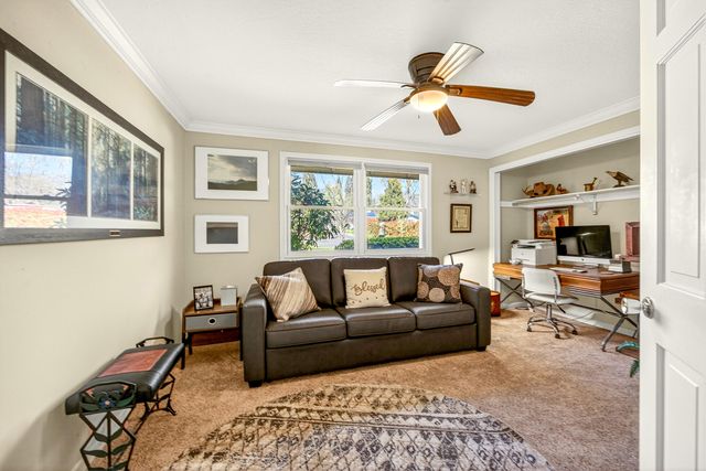 2418 Acorn Way, Medford, OR 97504