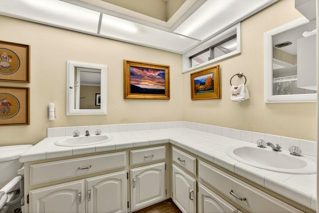 2418 Acorn Way, Medford, OR 97504