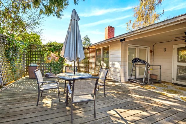 2418 Acorn Way, Medford, OR 97504