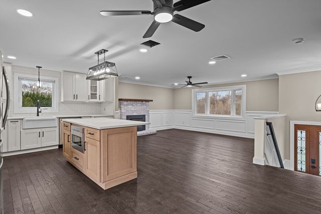 277 Providence St, Rehoboth, MA 02769