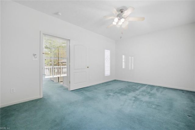 30 Holloway RD, Newport News, VA 23602