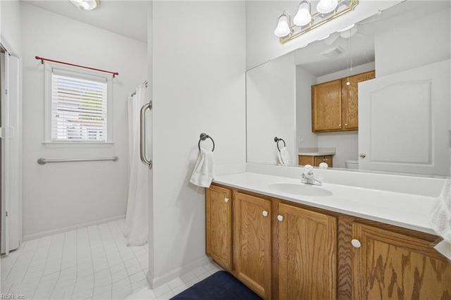 30 Holloway RD, Newport News, VA 23602