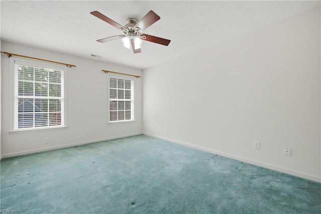 30 Holloway RD, Newport News, VA 23602