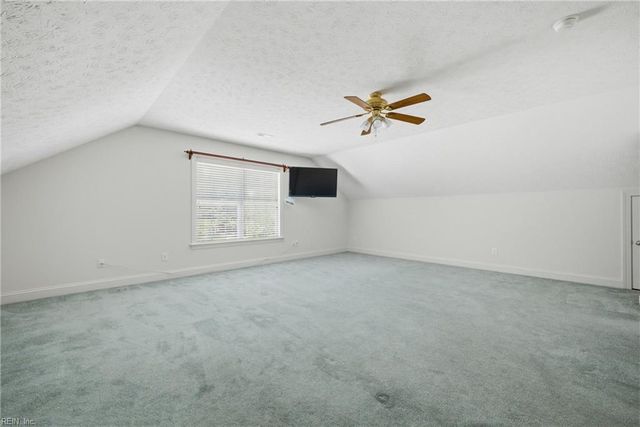 30 Holloway RD, Newport News, VA 23602