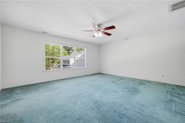 30 Holloway RD, Newport News, VA 23602