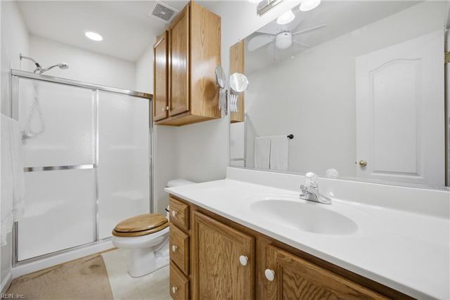 30 Holloway RD, Newport News, VA 23602