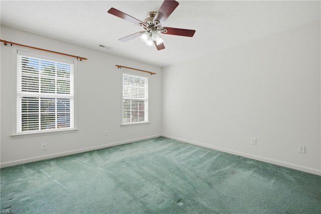 30 Holloway RD, Newport News, VA 23602