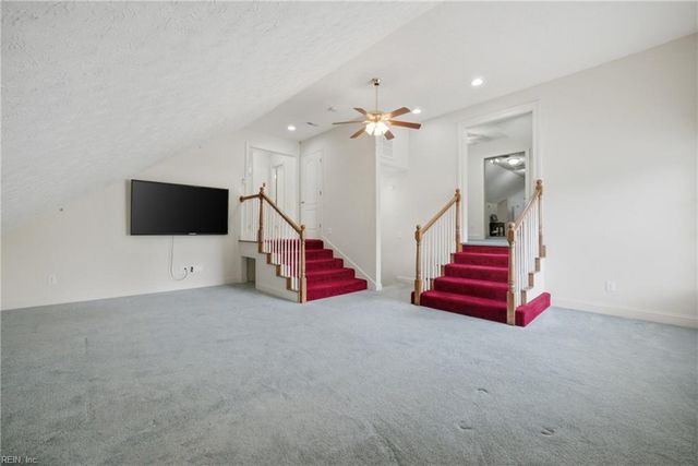 30 Holloway RD, Newport News, VA 23602
