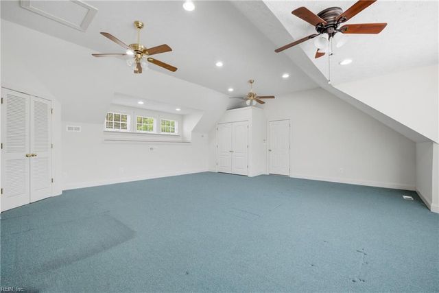 30 Holloway RD, Newport News, VA 23602