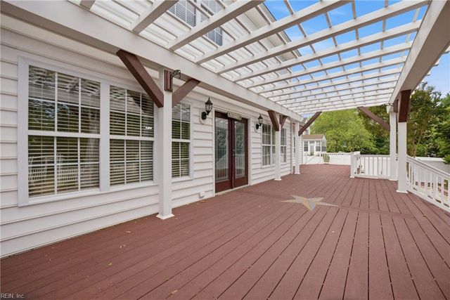 30 Holloway RD, Newport News, VA 23602