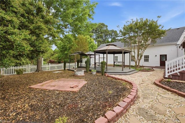 30 Holloway RD, Newport News, VA 23602