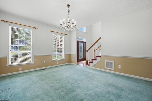 30 Holloway RD, Newport News, VA 23602