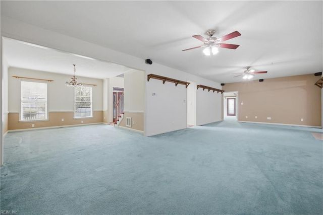 30 Holloway RD, Newport News, VA 23602