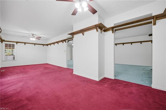 30 Holloway RD, Newport News, VA 23602