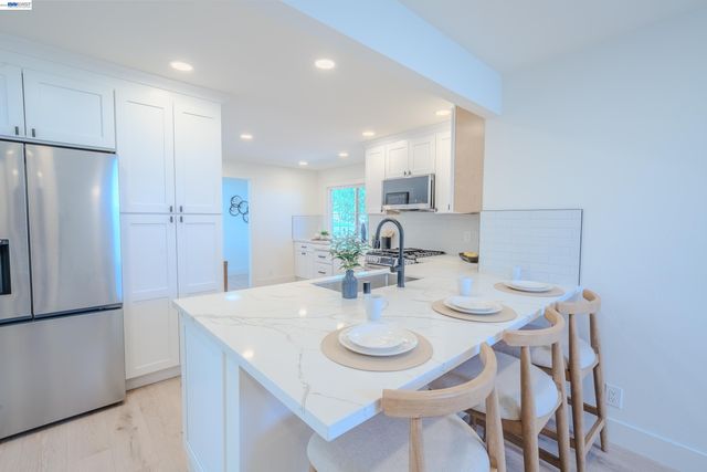 3672 Sanford St, Concord, CA 94520