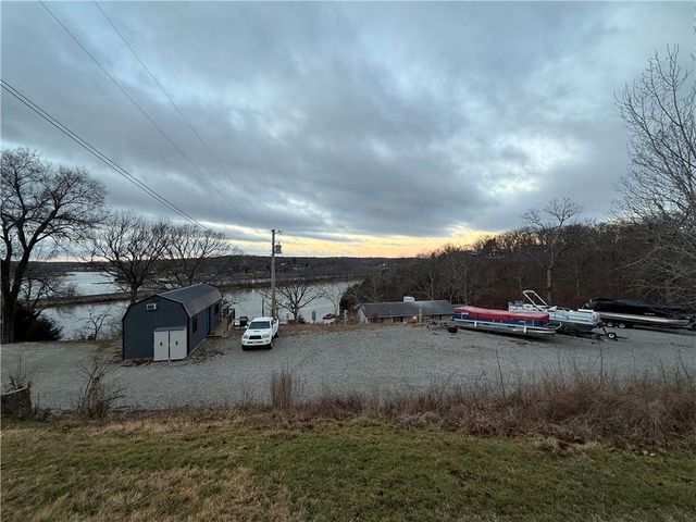 26274 Waterview Drive, Warsaw, MO 65355