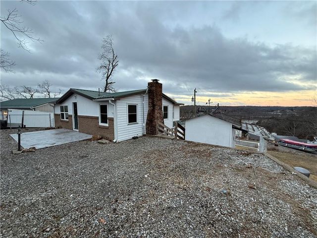 26274 Waterview Drive, Warsaw, MO 65355