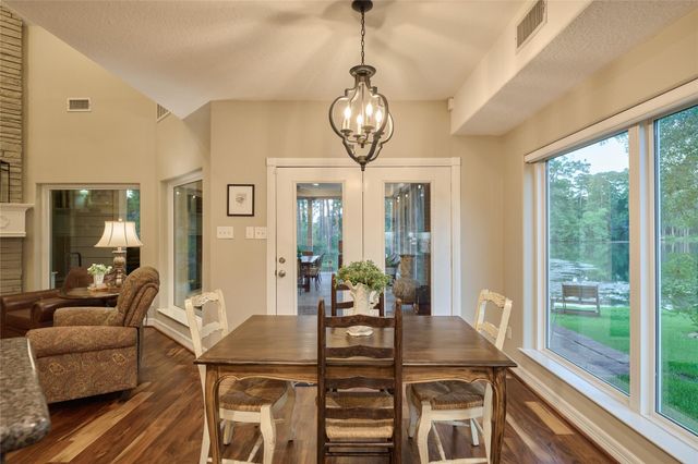 9151 Lakeside Circle, Montgomery, TX 77316