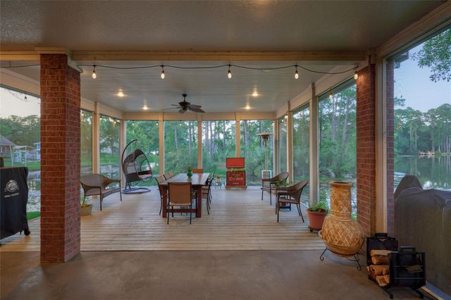9151 Lakeside Circle, Montgomery, TX 77316