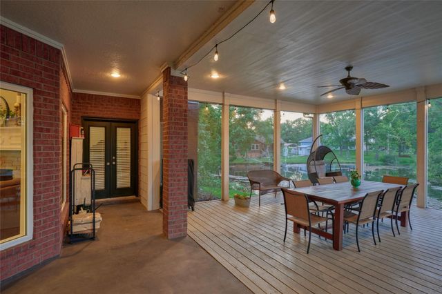 9151 Lakeside Circle, Montgomery, TX 77316