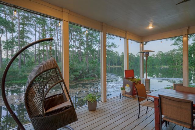 9151 Lakeside Circle, Montgomery, TX 77316
