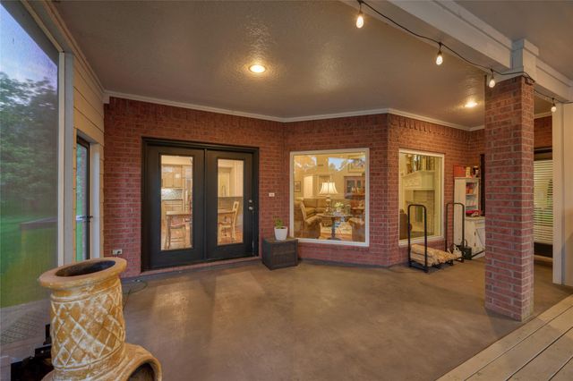 9151 Lakeside Circle, Montgomery, TX 77316